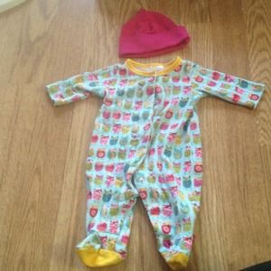 🚫Sold🚫Zutano newborn footie and hat set
