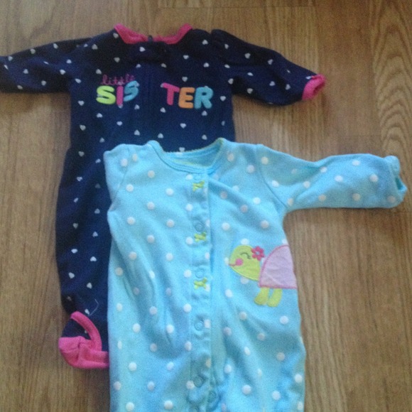 🚫Sold🚫2 piece Carter's newborn footies