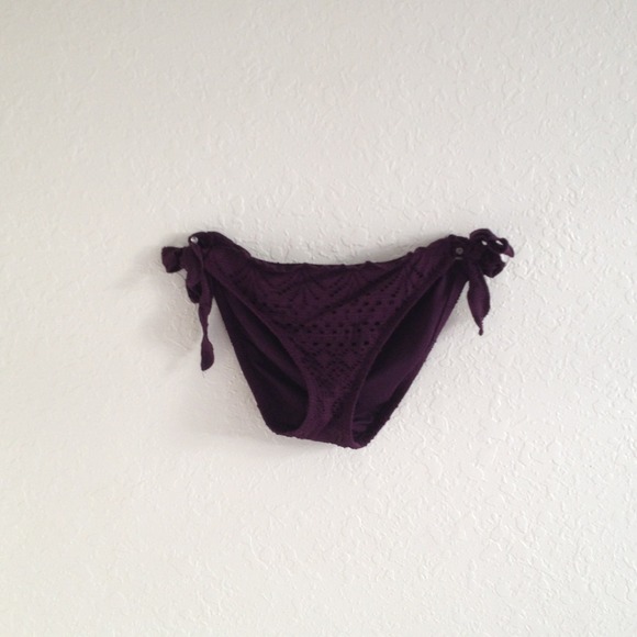 Bikini - Picture 4 of 4