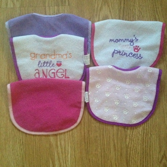 🚫 Sold 🚫Set of 5 bibs