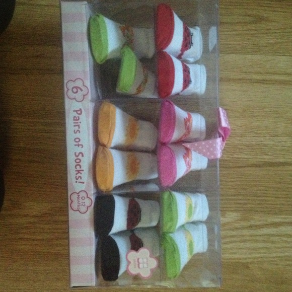 🚫Sold🚫Set of 6 pair socks- baby