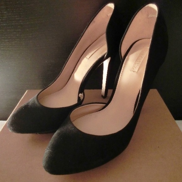 🔴SOLD🔴Zara Asymmetrical Pump