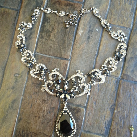 neckles