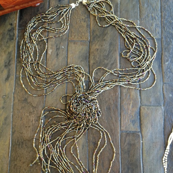 neckles