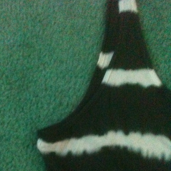 Grey and white tank top - Picture 2 of 4