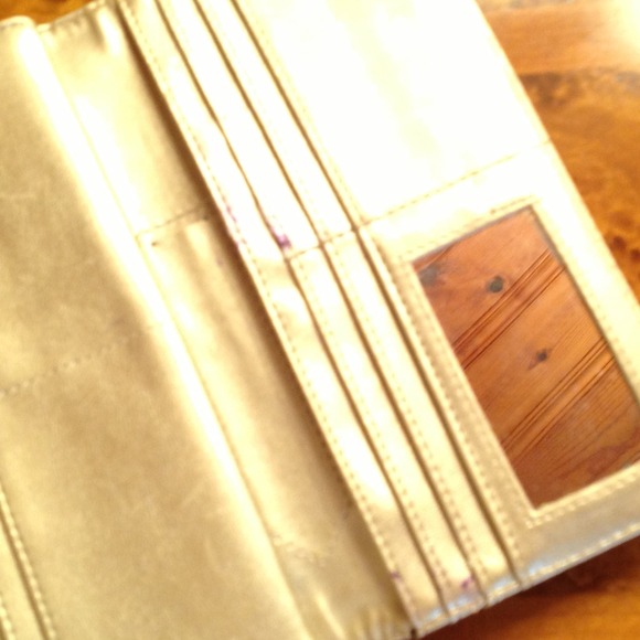 Kathy Van Zealand wallet - Picture 3 of 3