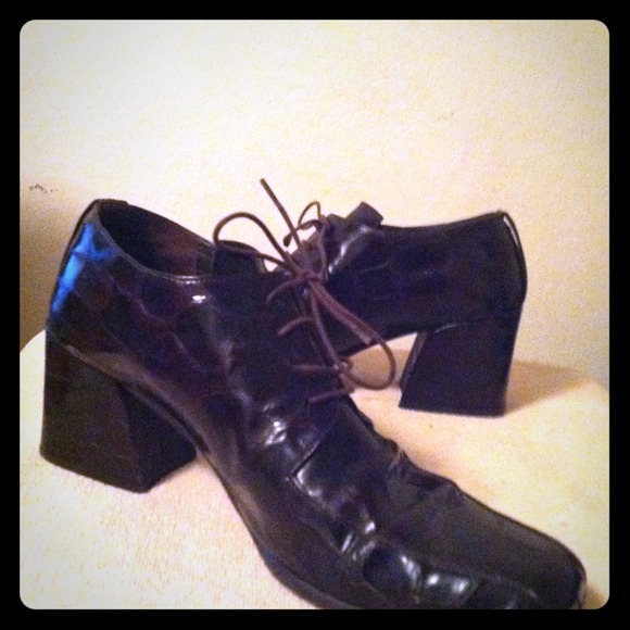 Crocodile Print LEATHER lace-up Shoes - Picture 1 of 2
