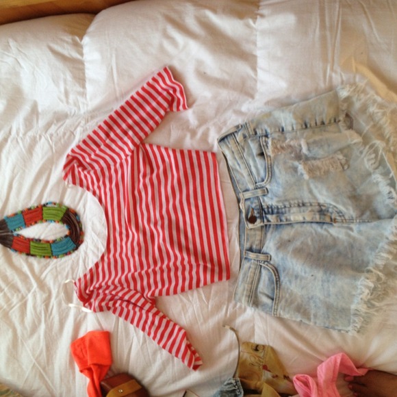 Crop top ! Great for summer