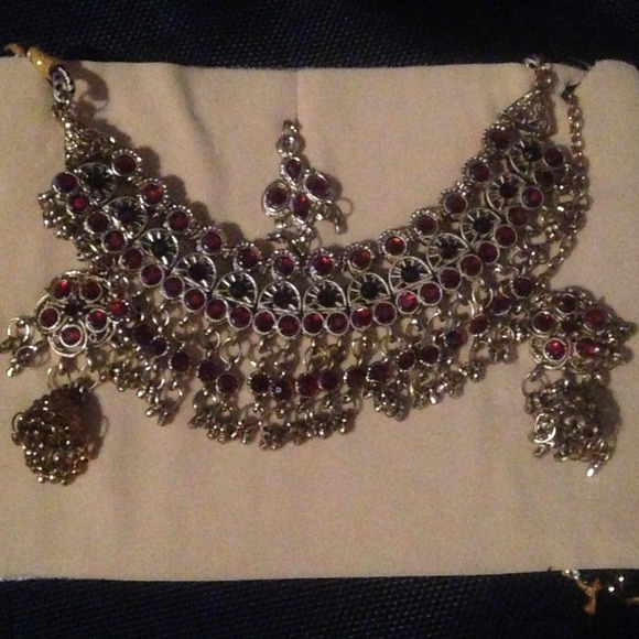 Indian jewelry w  earrings, necklace, n tikka