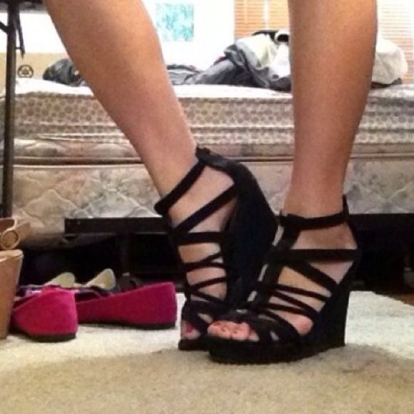 ❌SOLD❌Black wedge heels. Cutest ever !!!