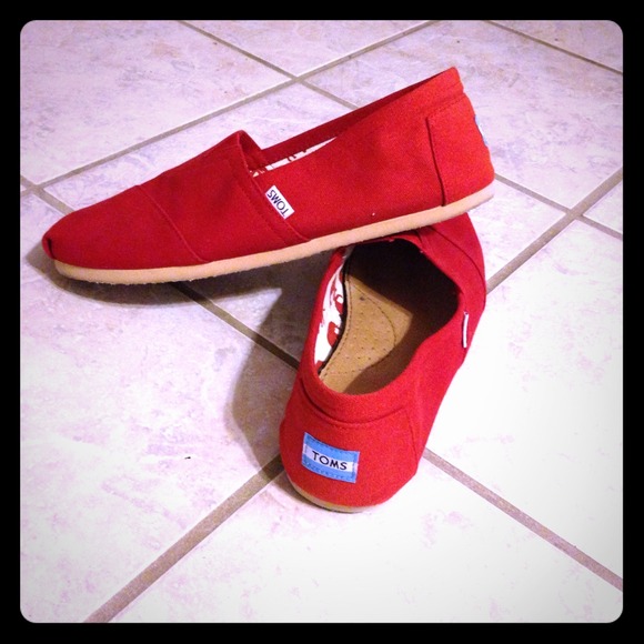 MEN Red TOMS