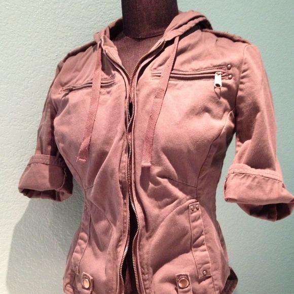 Cute navy green short sleeve hoody jacket!