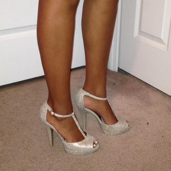 Steve Madden Dress High Heels - Picture 2 of 4