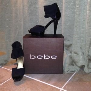 Beautiful black, dressy BeBe pumps !!