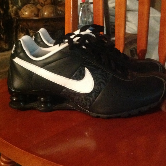 Nike shox***like new**worn twice!
