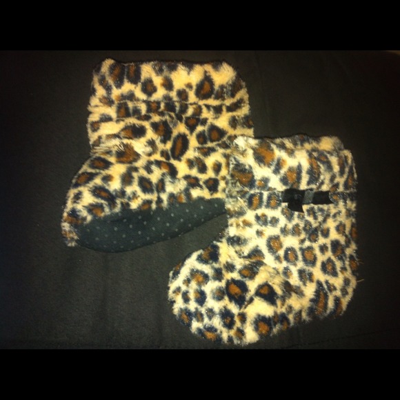 Adorable infant boots 😍