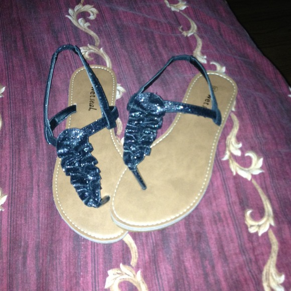 Wet Seal sandles