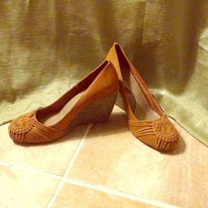 Too small, worn once...size 9 but fits like an 8!