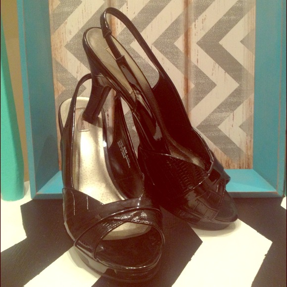 Maurice's black heels