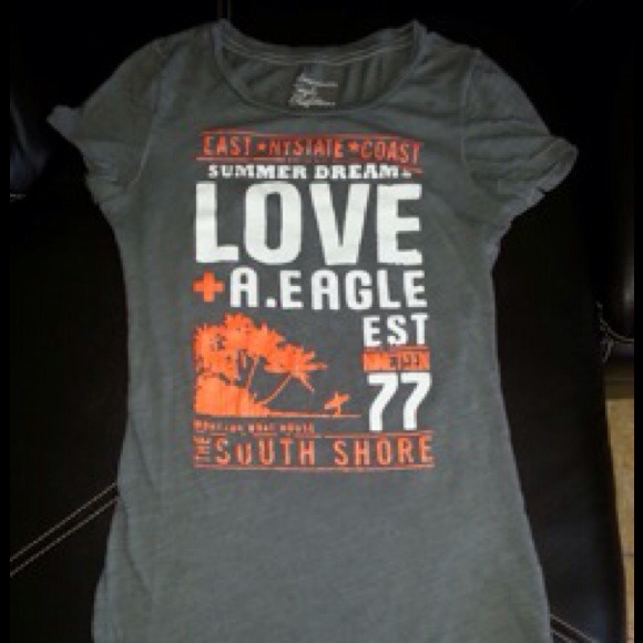 "Love" T-Shirt - Picture 2 of 3