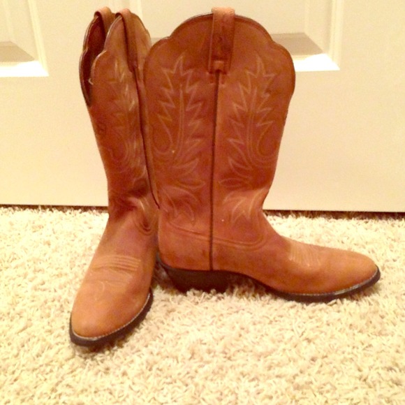 🔴SOLD🔴 Ariat Heritage cowboy boots