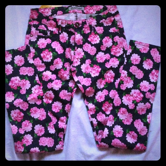 Floral print skinny jeans :)