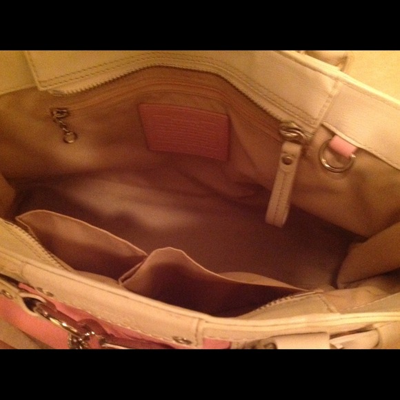 Beautiful White & Pink Coach Genuine Leather Bag - Picture 3 of 3