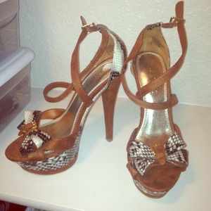 TAN SNAKE HEELS