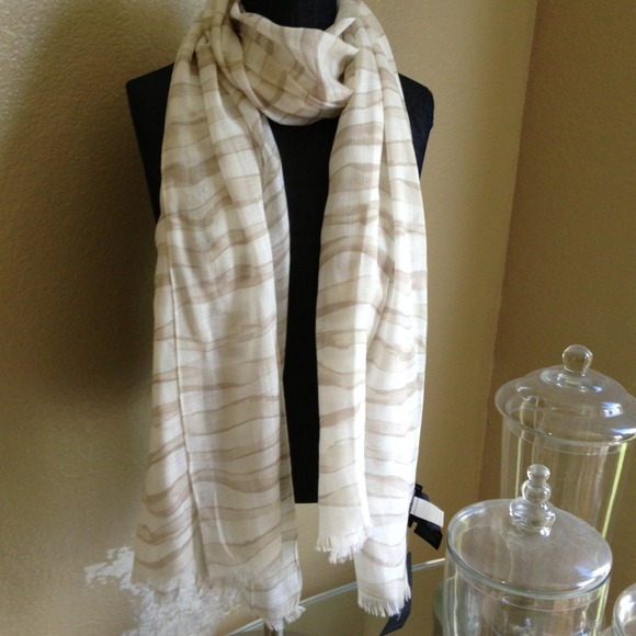 Cute Tommy Hilfiger scarf Brand New