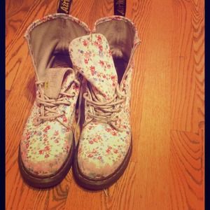 Authentic multi flower dr martens