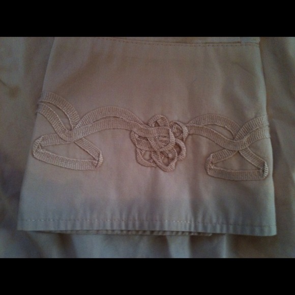 Embroidered top - Picture 3 of 4