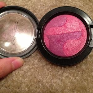 SOLD MAC mineralized blush