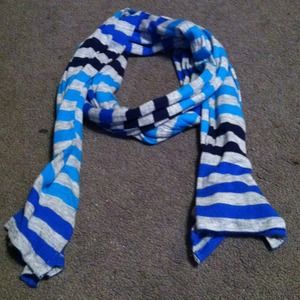 Old navy Scarf!(: