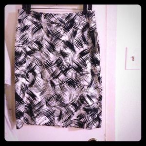 (Reduced) Adorable black and white pencil skirt