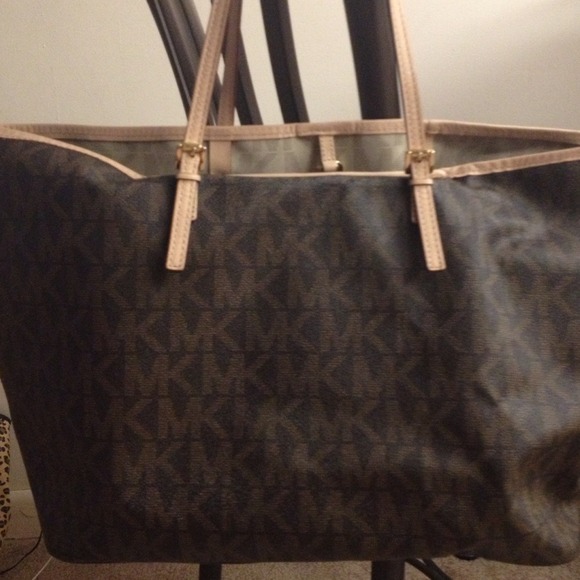 💥💥SOLD💥💥Authentic MK tote bag.