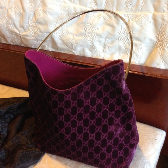 Gucci Handbags - 💙🎉❤100% Auth GUCCI❤💙 UNIKE PURSE 💕399 NOW 350