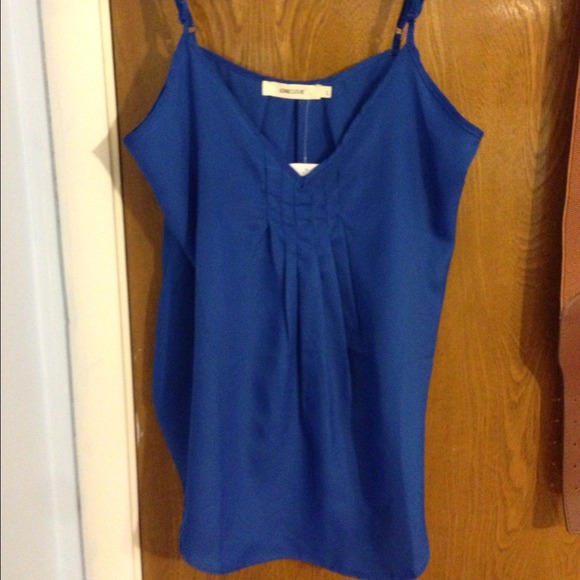 ⛔🚫SOLD🚫⛔Blue chiffon tank