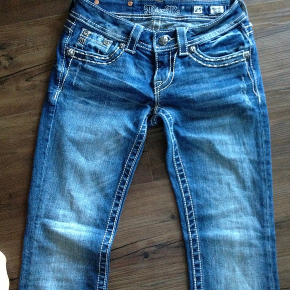 Only worn once boot cut Miss Me jeans!