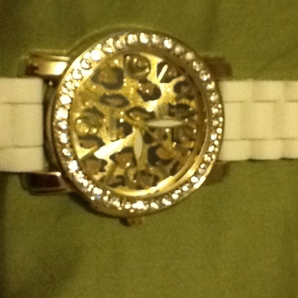 cheetah watch with rhinestones - Picture 2 of 3