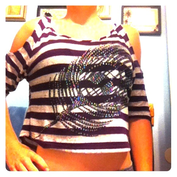 Adorable cut out shoulder Ping Top! - Picture 1 of 3