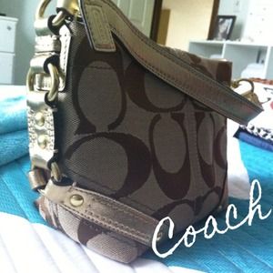💕SOLD IN BUNDLE💕Like new gold coach purse 💕💕💕