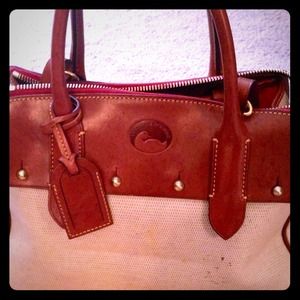 Authentic EUC Dooney & Bourke small Wilson