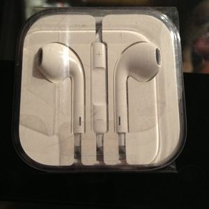 Brand new apple earpods with remote and mic