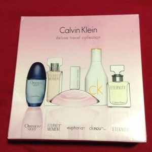 Calvin Klein Deluxe Travel Collection