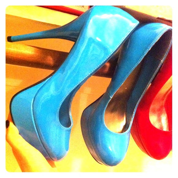 Charlotte Russe Shoes - brand new! Charlotte Russe Blue Platform Pump