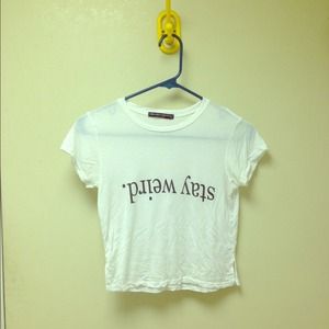 ⬇⬇Brandy Melville Stay Weird Crop Top!