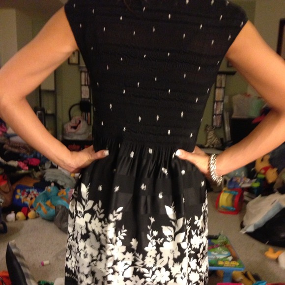 Max Studio black and white floral dress - Picture 4 of 7