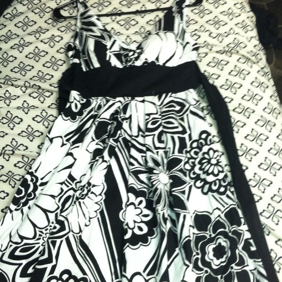 A mid knee cute dress