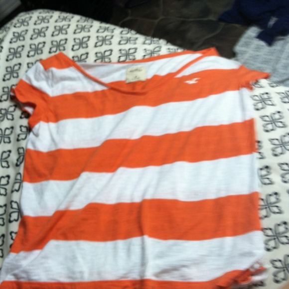 Worn once hollister co v neck tshirt