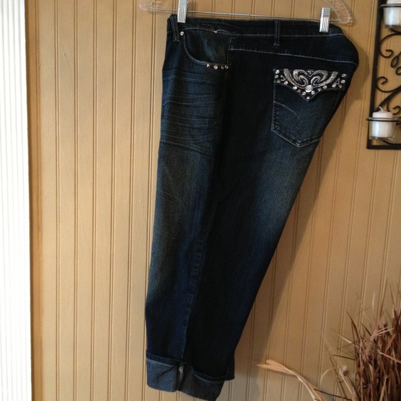 Kduncan79 reserved capris new without tags